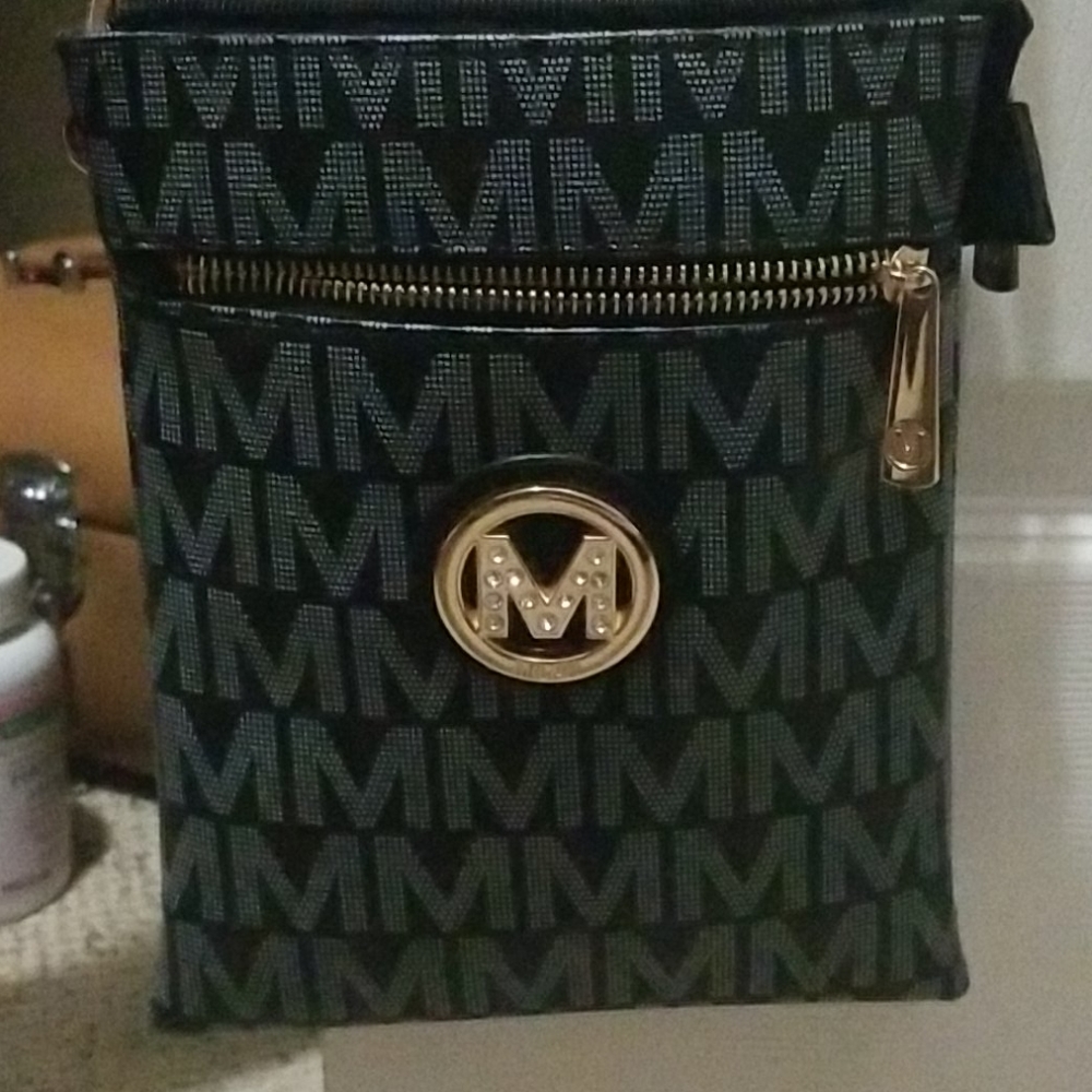 Mk small bn purse